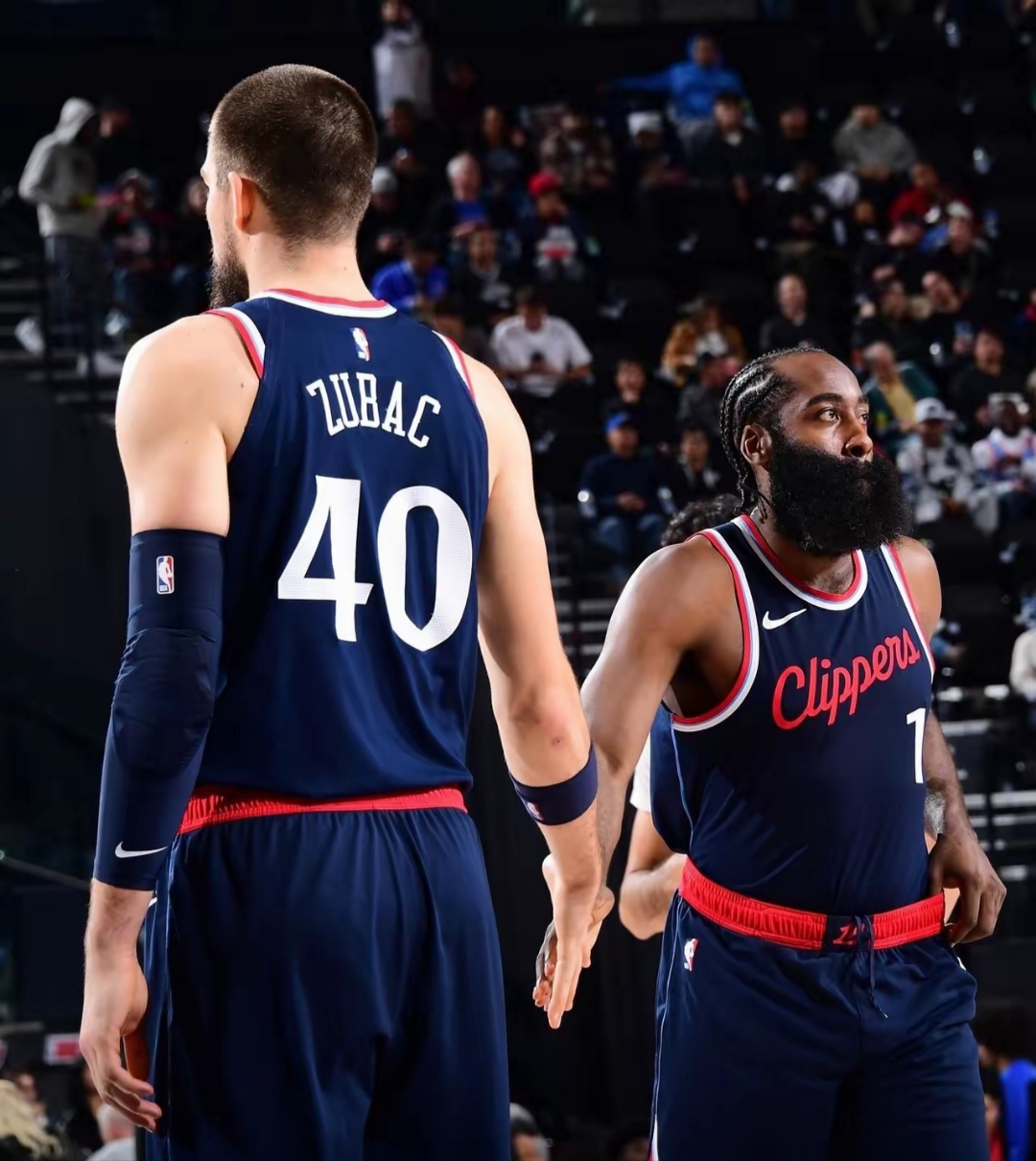 九游网站入口官网-包含NBA常规赛赛后再迎强敌,瓦伦西亚复出首秀,主帅态度——压力陡增,阵容厚度经受考验的词条